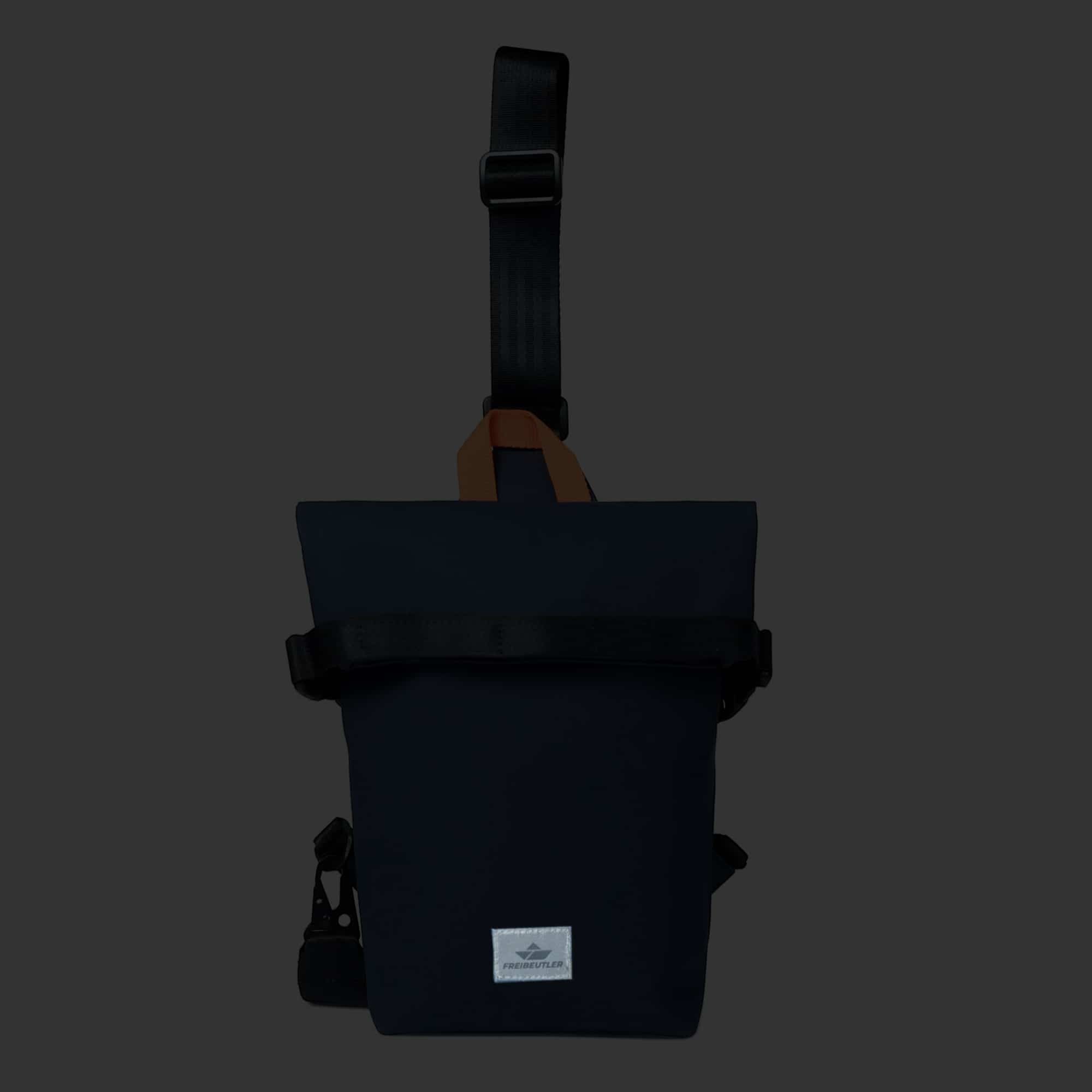 Crossbody Bag ALma in Dunkelblau