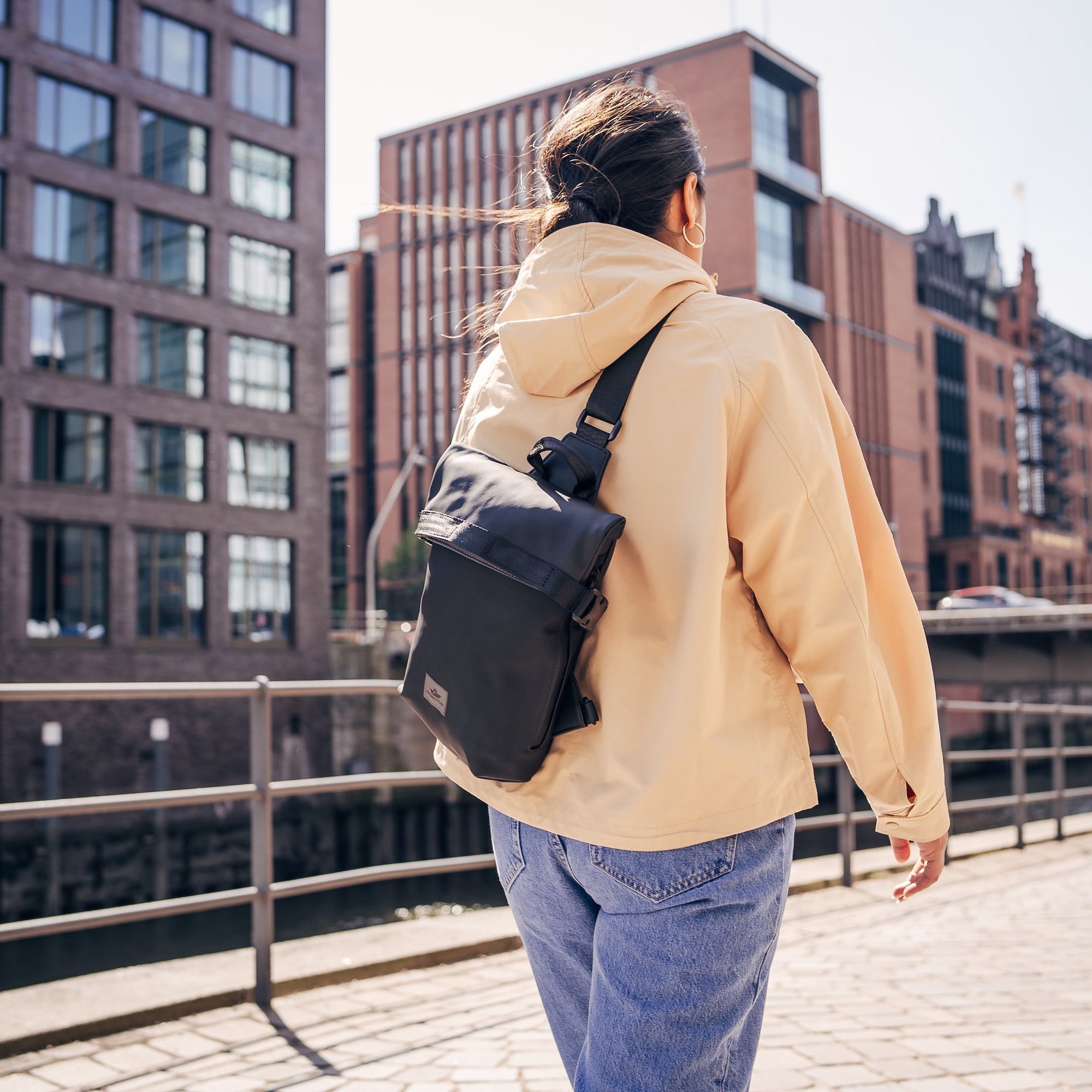 Crossbody Bag Alma - Mattschwarz