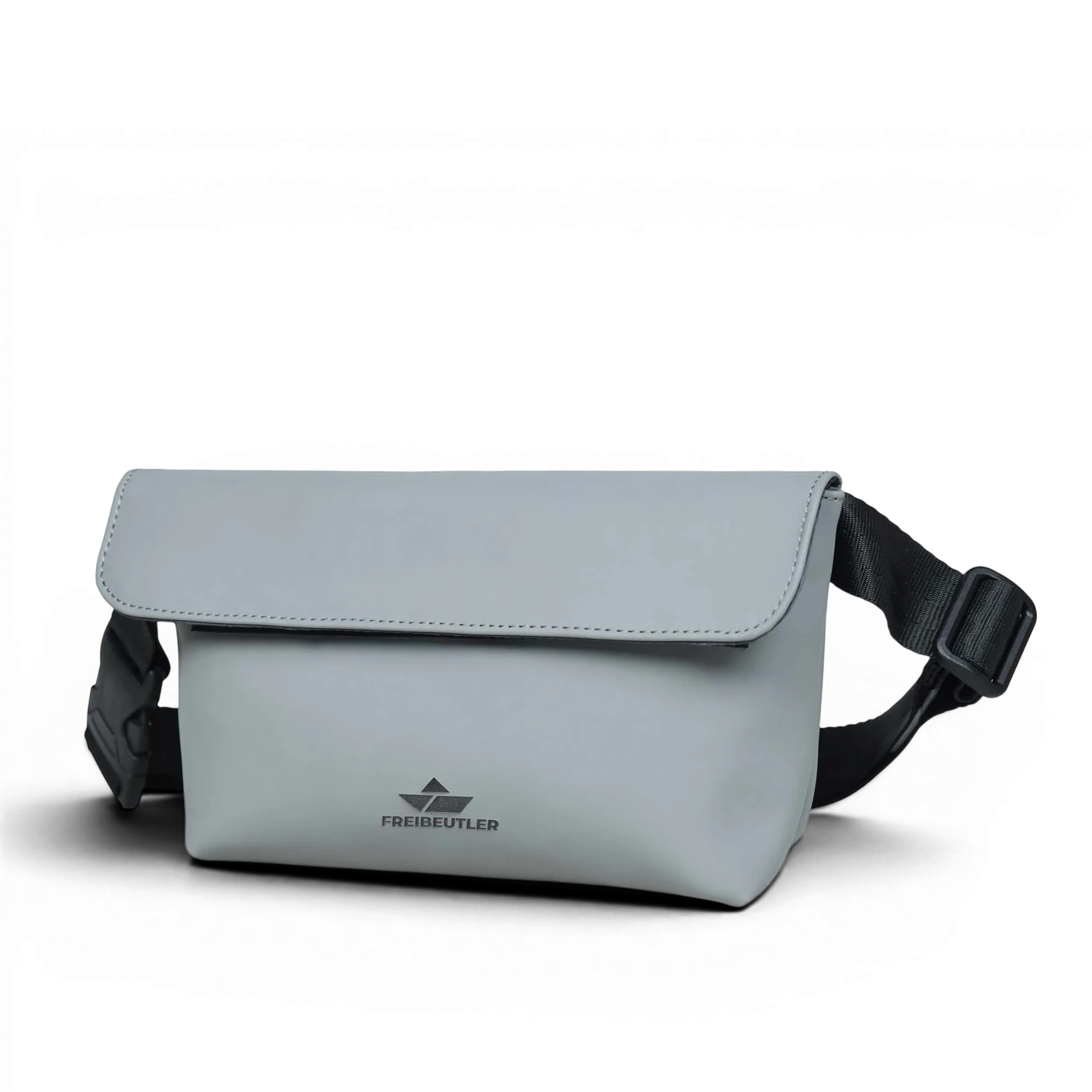 Graue FREIBEUTLER Hip Bag aus wasserabweisendem PU mit Klettverschluss und verstellbarem Gurt.