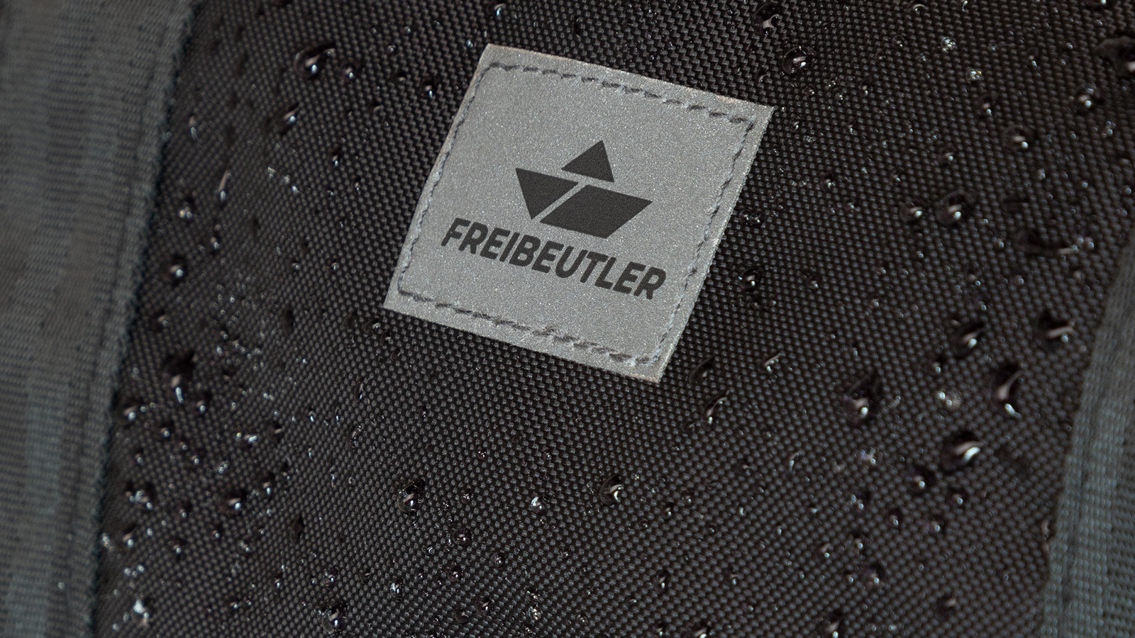 Wasserabweisende Taschen und Rucksäcke